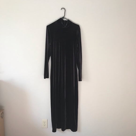 Express Dresses & Skirts - Express Tricot maxi long sleeves velvet dress